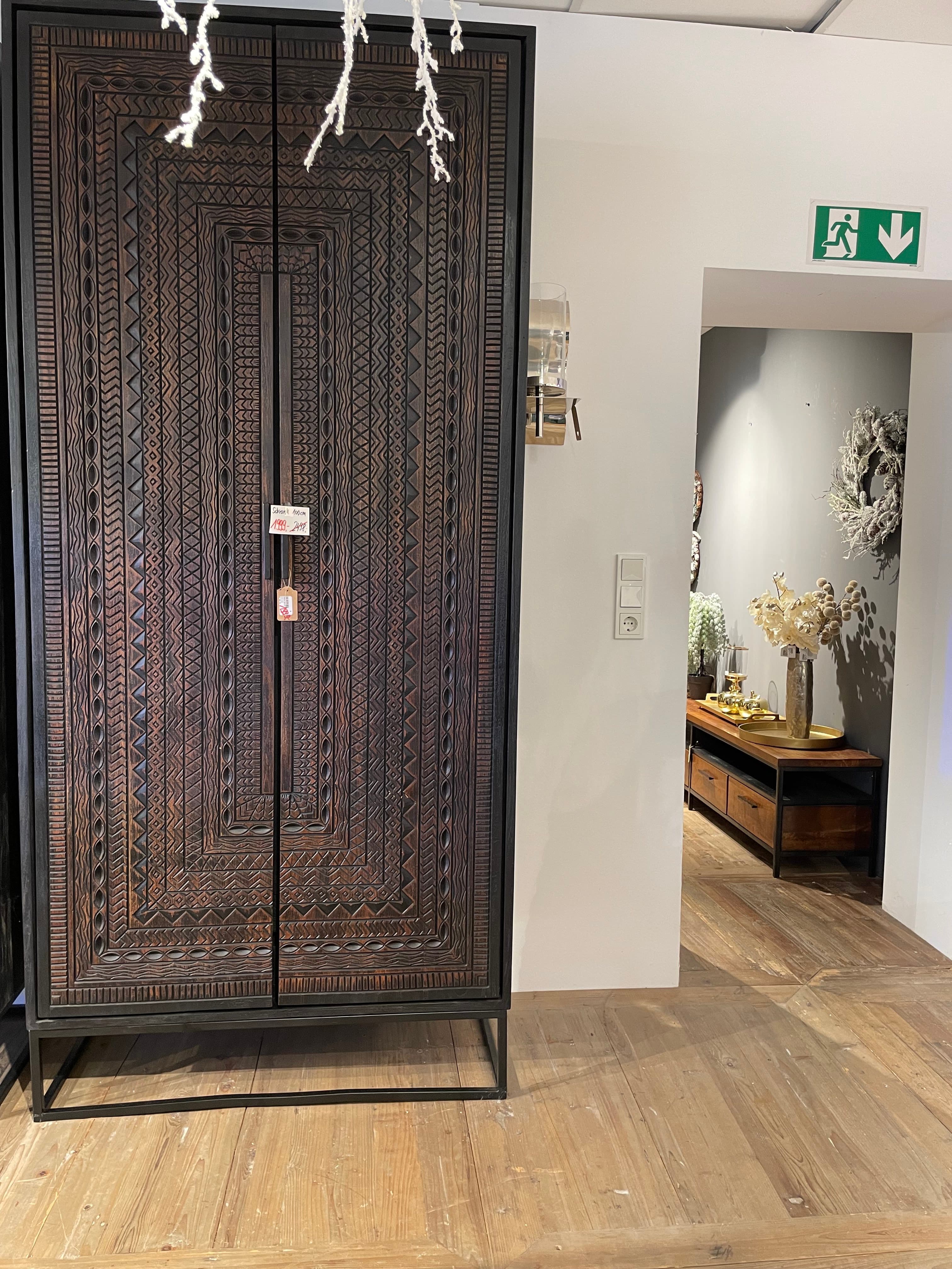 Schrank Ornament De Pagter – Ausstellungsstück im Möbelhaus Gottwald – der Wohnfuchs