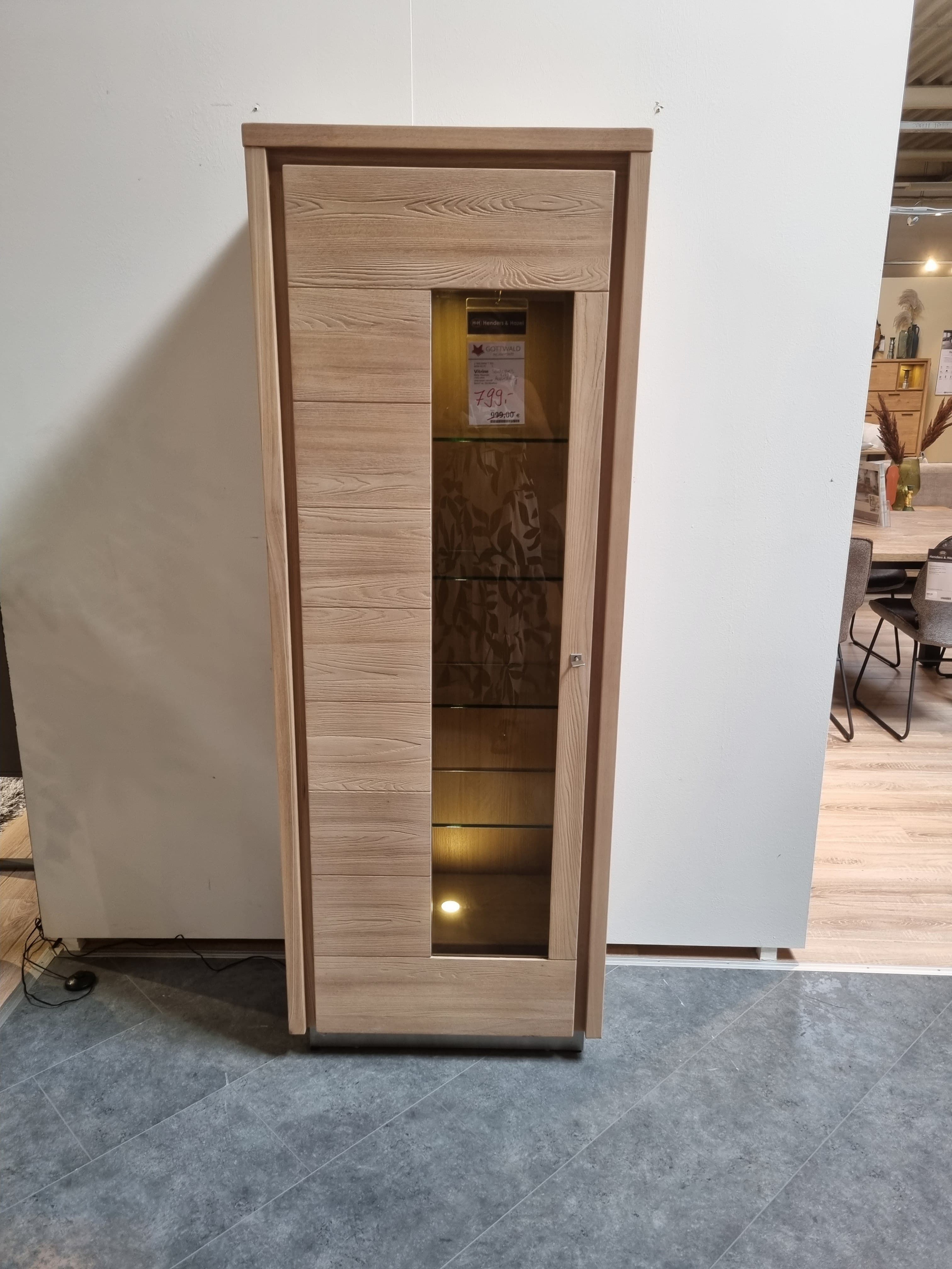Vitrine White Mountain H&H – Ausstellungsstück im Möbelhaus Gottwald – der Wohnfuchs